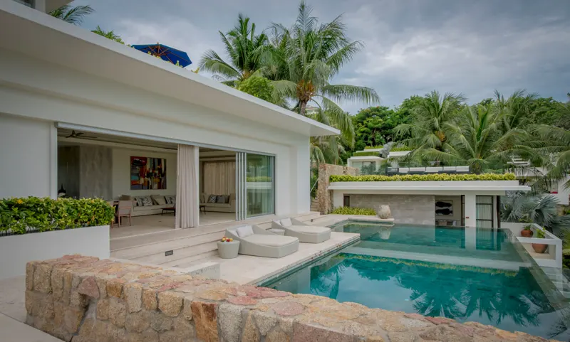 Villa 10 — infinity pool