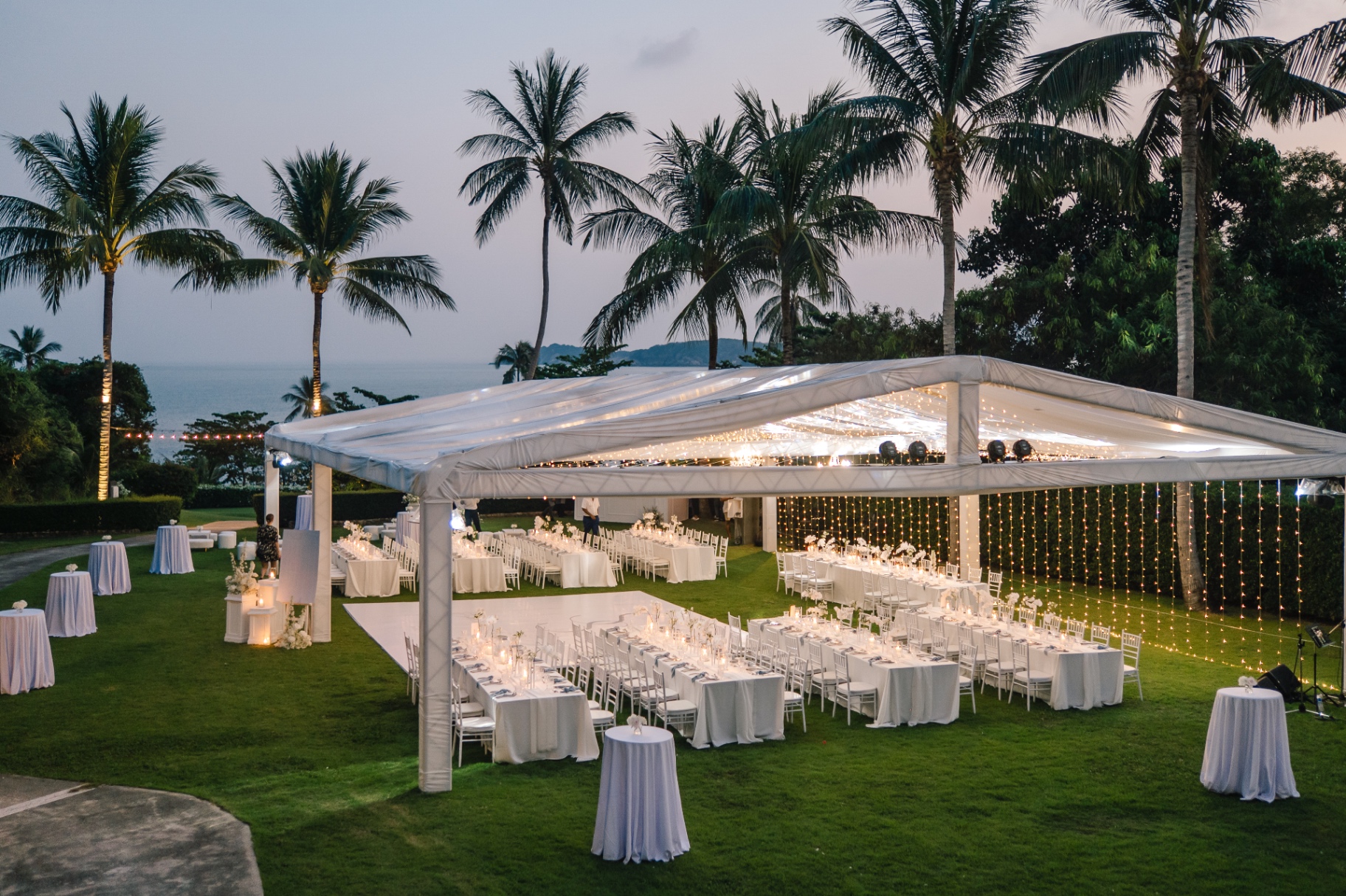 Middle Lawn reception at sunset with ocean view